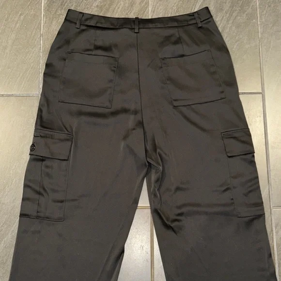 DKNY Woman’s Black Cargo Pants - Picture 12 of 15
